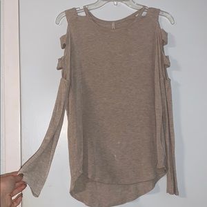 Cold shoulder long sleeve top!